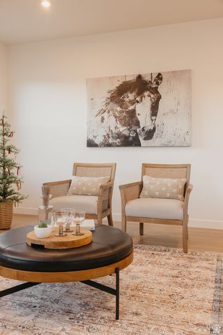 5233 S PARAMOUNT DR, Riverdale, UT 84405