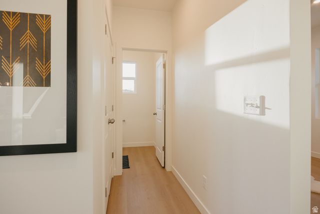 5233 S PARAMOUNT DR, Riverdale, UT 84405