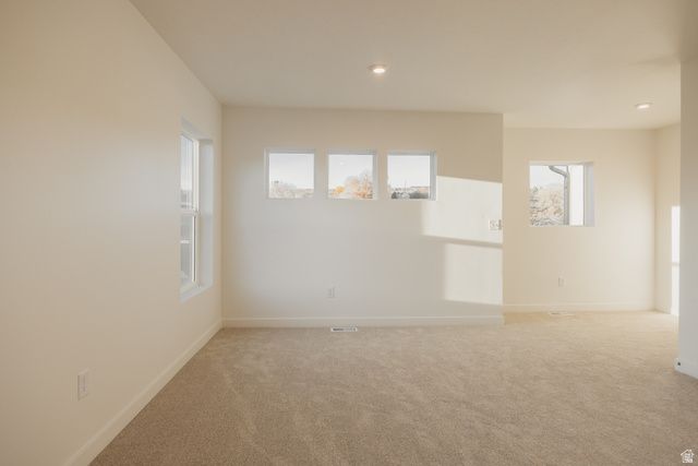 5233 S PARAMOUNT DR, Riverdale, UT 84405
