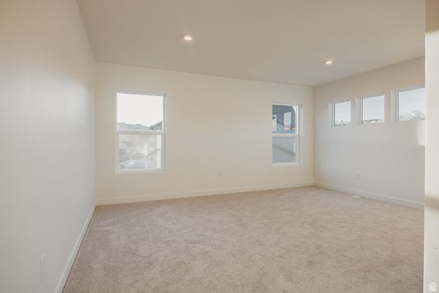 5233 S PARAMOUNT DR, Riverdale, UT 84405