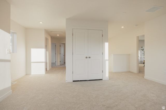 5233 S PARAMOUNT DR, Riverdale, UT 84405