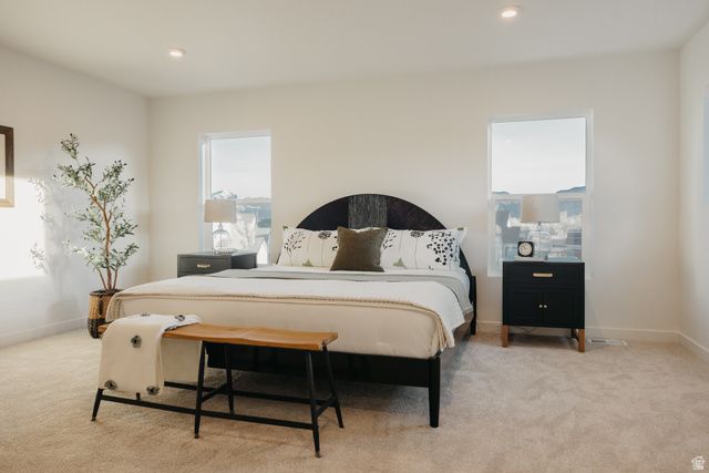 5233 S PARAMOUNT DR, Riverdale, UT 84405