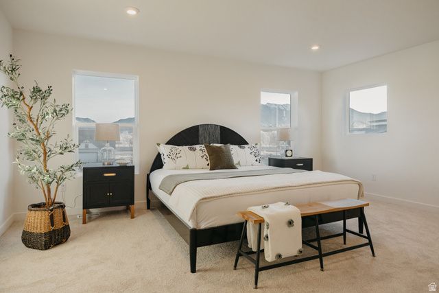 5233 S PARAMOUNT DR, Riverdale, UT 84405