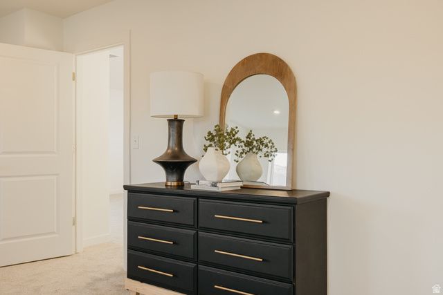 5233 S PARAMOUNT DR, Riverdale, UT 84405