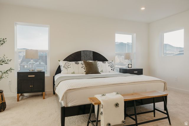 5233 S PARAMOUNT DR, Riverdale, UT 84405
