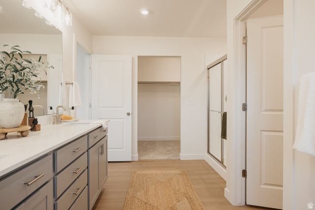 5233 S PARAMOUNT DR, Riverdale, UT 84405
