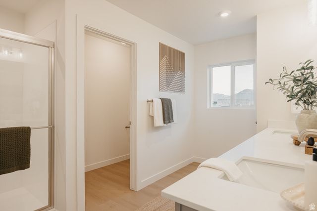 5233 S PARAMOUNT DR, Riverdale, UT 84405