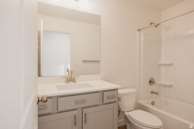 5233 S PARAMOUNT DR, Riverdale, UT 84405