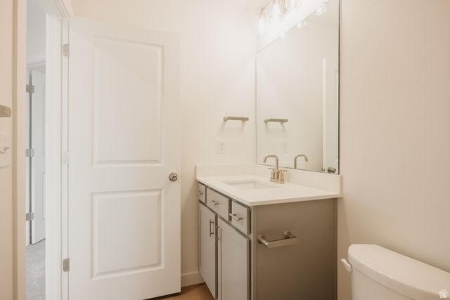 5233 S PARAMOUNT DR, Riverdale, UT 84405