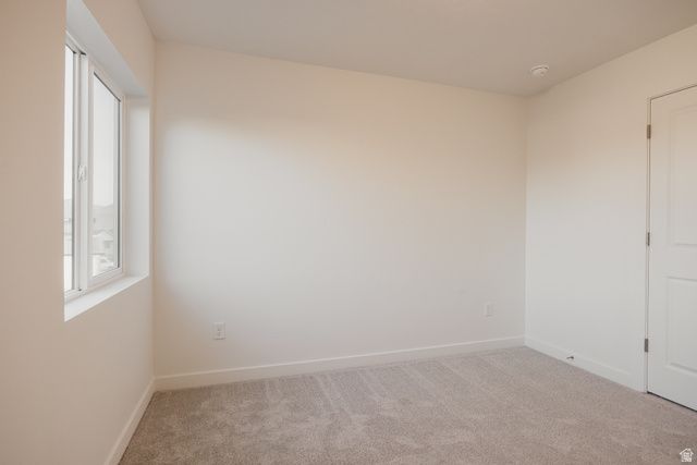 5233 S PARAMOUNT DR, Riverdale, UT 84405