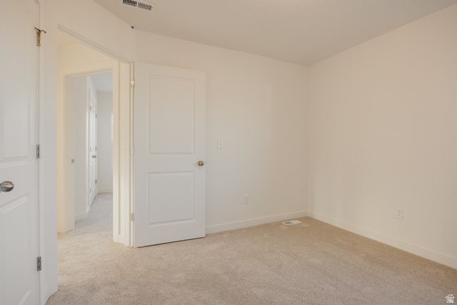 5233 S PARAMOUNT DR, Riverdale, UT 84405