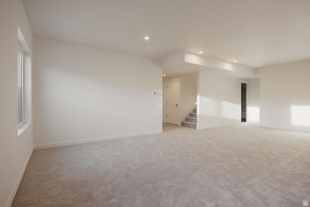 5233 S PARAMOUNT DR, Riverdale, UT 84405