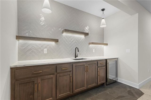 24897 W 145th Place, Olathe, KS 66061