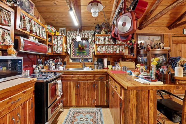 642 Earl Road, Sadler, TX 76264