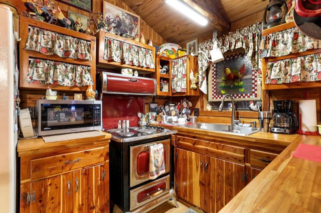 642 Earl Road, Sadler, TX 76264