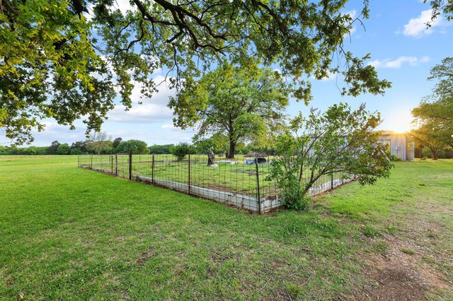642 Earl Road, Sadler, TX 76264