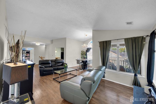 8 Ingram Drive D, Monroe, NJ 08831