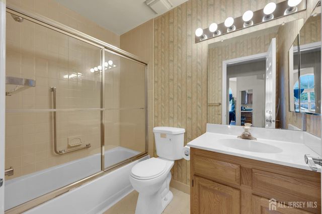 8 Ingram Drive D, Monroe, NJ 08831