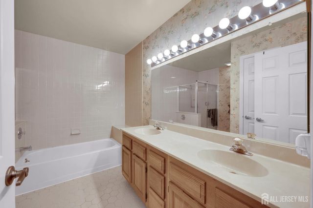 8 Ingram Drive D, Monroe, NJ 08831
