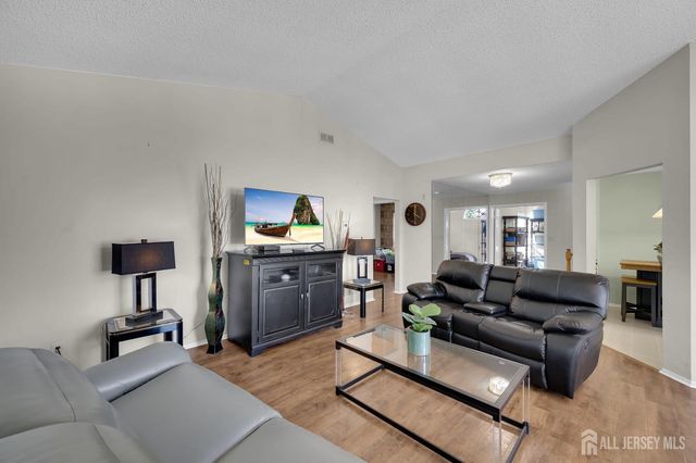 8 Ingram Drive D, Monroe, NJ 08831
