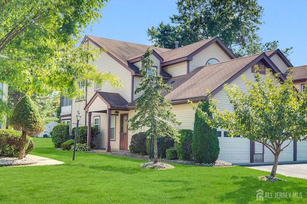 8 Ingram Drive D, Monroe, NJ 08831