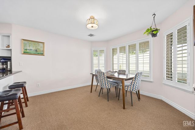 6001 Friedson Court, Bakersfield, CA 93306