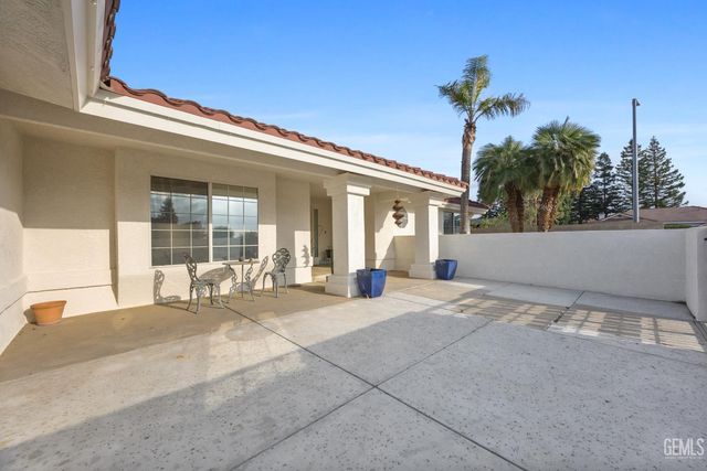 6001 Friedson Court, Bakersfield, CA 93306