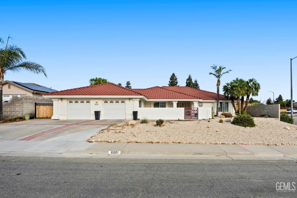 6001 Friedson Court, Bakersfield, CA 93306