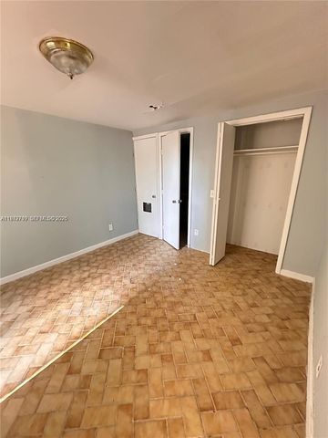 437 NE 30th St 4, Miami, FL 33137