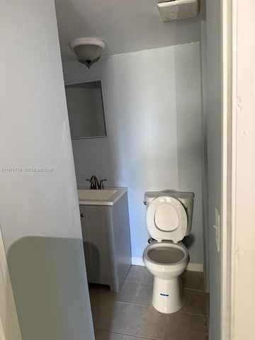 437 NE 30th St 4, Miami, FL 33137