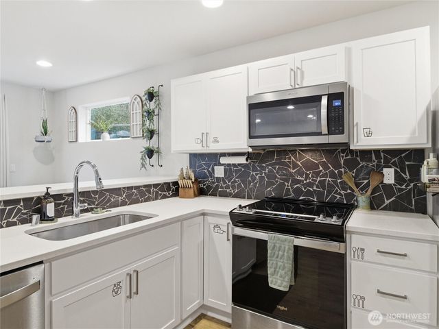 146 Valley Creek Drive, Port Angeles, WA 98362