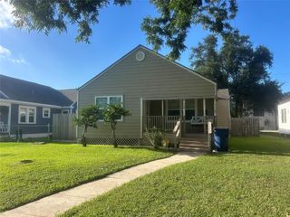 428 10th Avenue North, Texas City, TX 77590