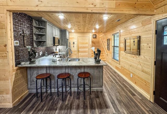 255 Lakeside Place, Avinger, TX 75630