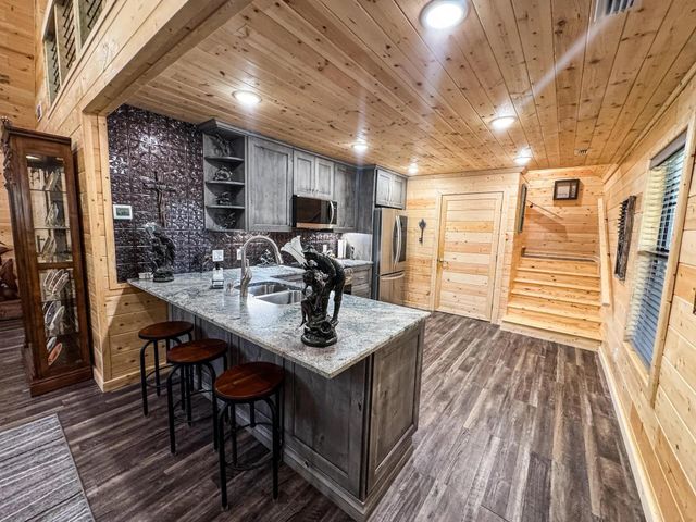 255 Lakeside Place, Avinger, TX 75630