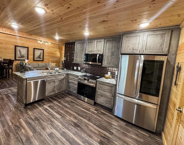 255 Lakeside Place, Avinger, TX 75630