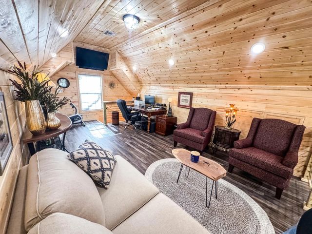 255 Lakeside Place, Avinger, TX 75630