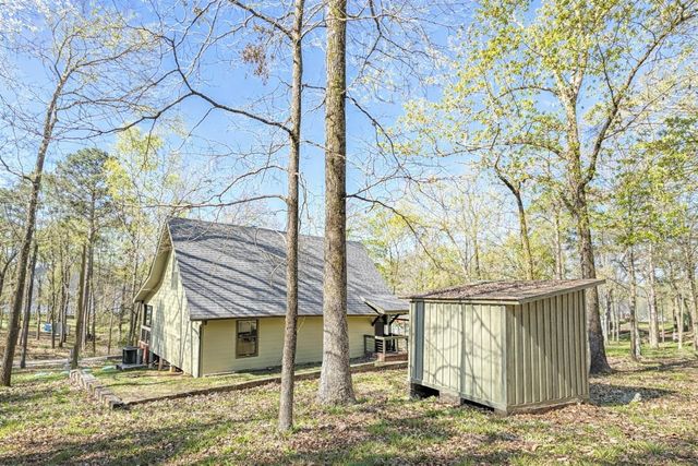 255 Lakeside Place, Avinger, TX 75630