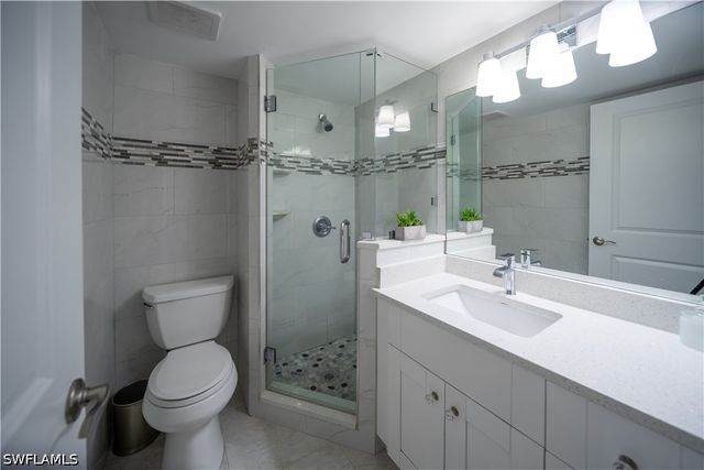 1086 Forest Lakes DR 9303, Naples, FL 34105