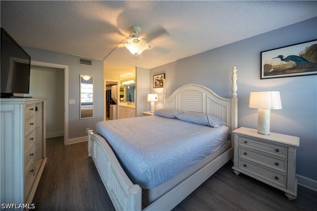 1086 Forest Lakes DR 9303, Naples, FL 34105