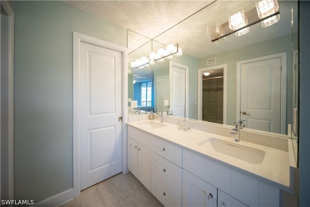 1086 Forest Lakes DR 9303, Naples, FL 34105