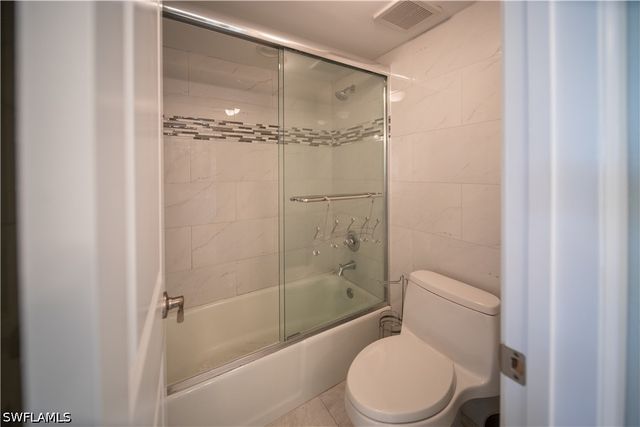 1086 Forest Lakes DR 9303, Naples, FL 34105