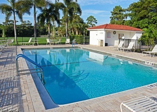 1086 Forest Lakes DR 9303, Naples, FL 34105
