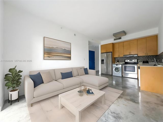 761 NW 1st St 302, Miami, FL 33128