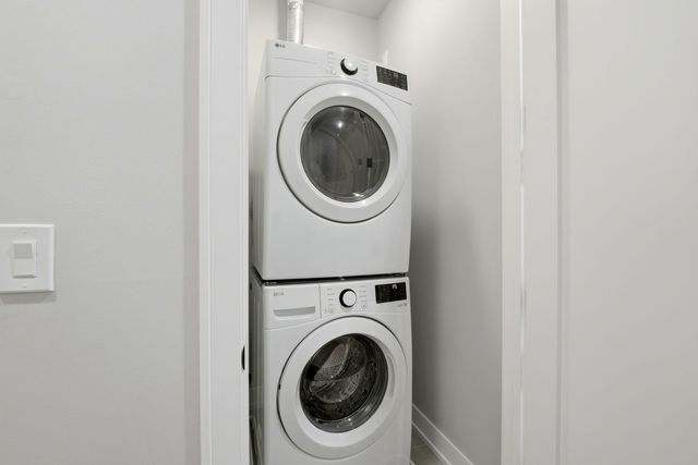 2355 W Flournoy Street G01, Chicago, IL 60612