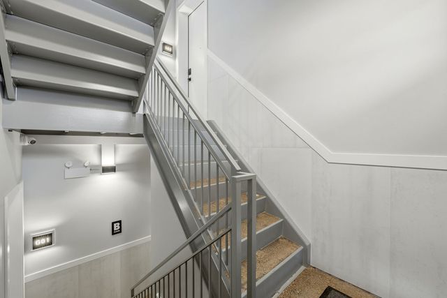 2355 W Flournoy Street G01, Chicago, IL 60612