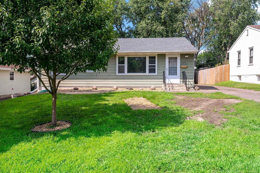 2355 Cowern Place E, North Saint Paul, MN 55109