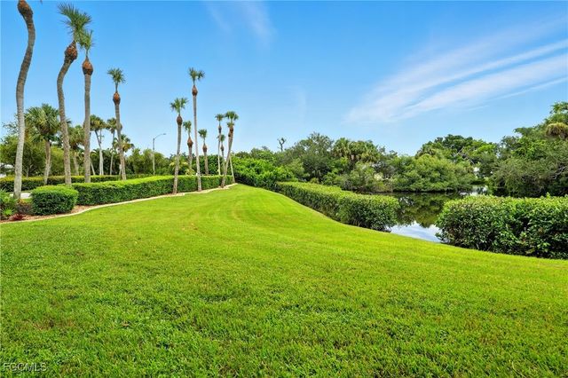 15256 Riverbend BLVD 105, North Fort Myers, FL 33917