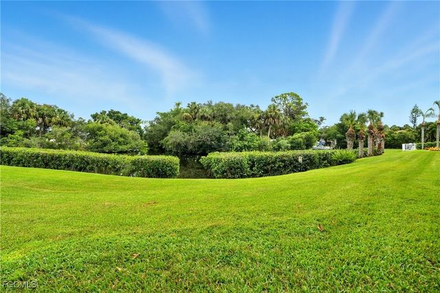 15256 Riverbend BLVD 105, North Fort Myers, FL 33917