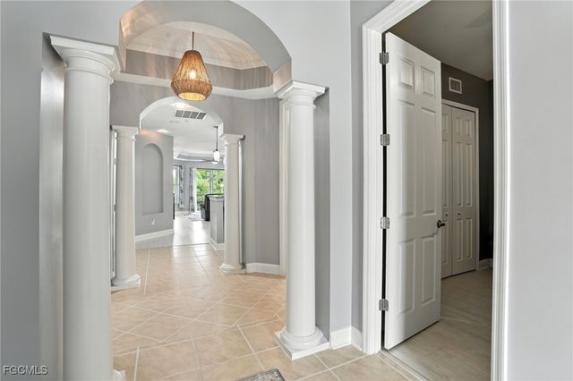 15256 Riverbend BLVD 105, North Fort Myers, FL 33917