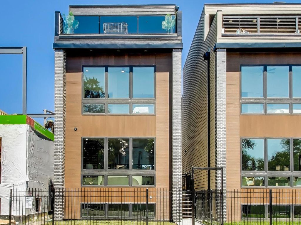 4212 W 5th Avenue, Chicago, IL 60624